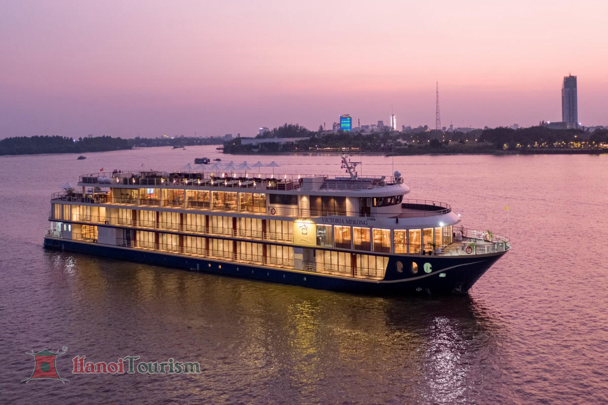Du thuyền trên sông Mekong - Campuchia