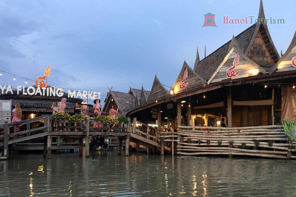 Four Regions Floating Market (Chợ Nổi 4 Miền) - Pattaya - Thái Lan