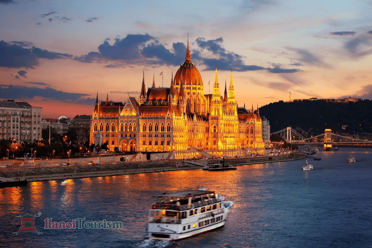 Du thuyền trên sông Danube – Budapest- Hungary