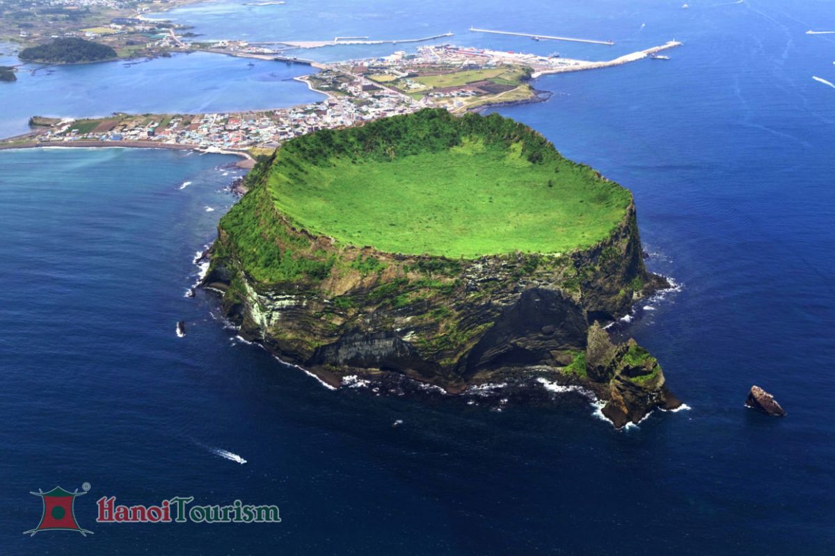 Đỉnh núi Seongsan Ilchulbong - Đảo Jeju - Hàn Quốc